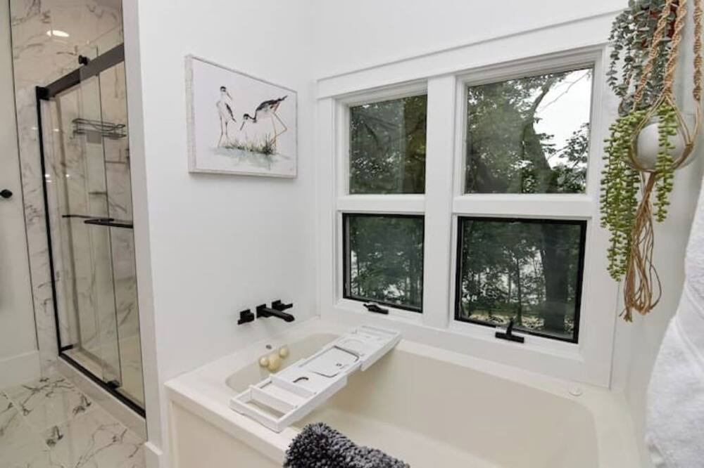 Photo of Bathroom in Waverly
