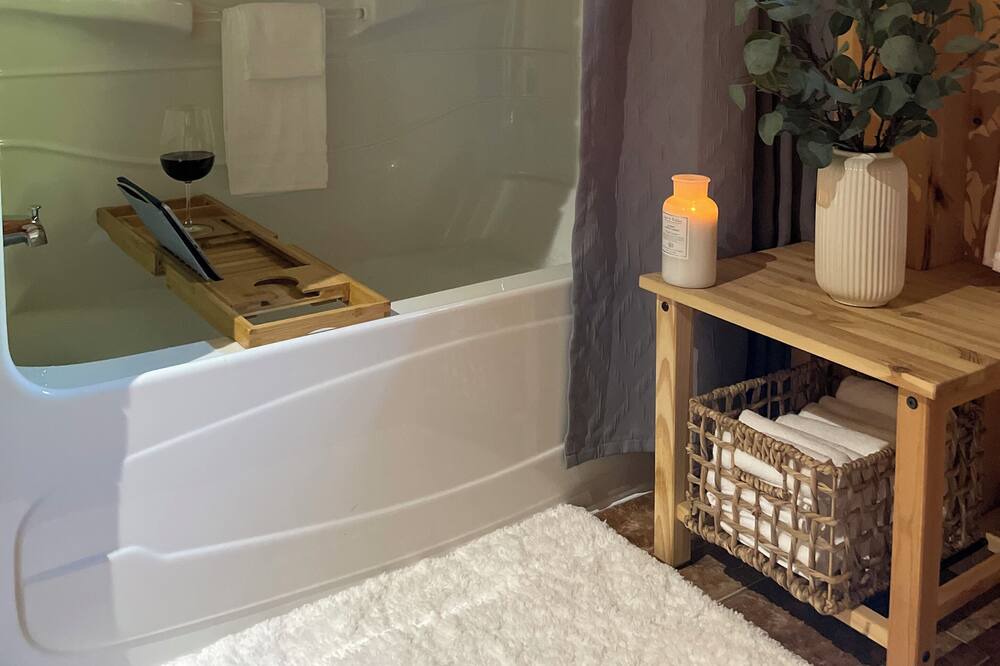 Photo of Bathroom in Notre-Dame-Auxiliatrice-de-Buckland