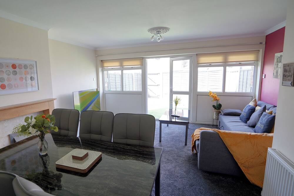 Photo of Livingroom in Ashford