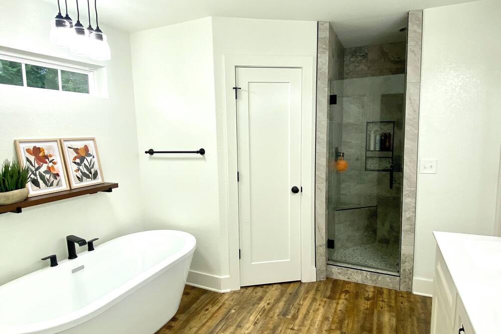 Photo of Bathroom in Lufkin