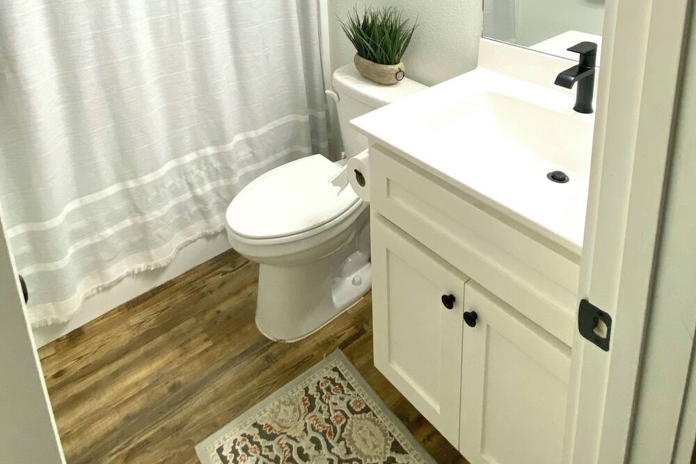 Photo of Bathroom in Lufkin