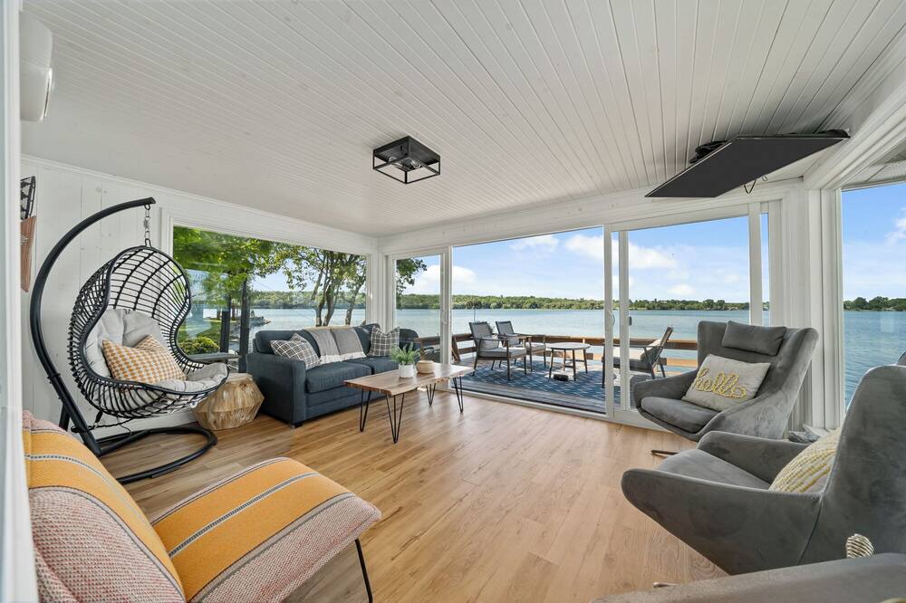 Photo of Livingroom in Prince Edward
