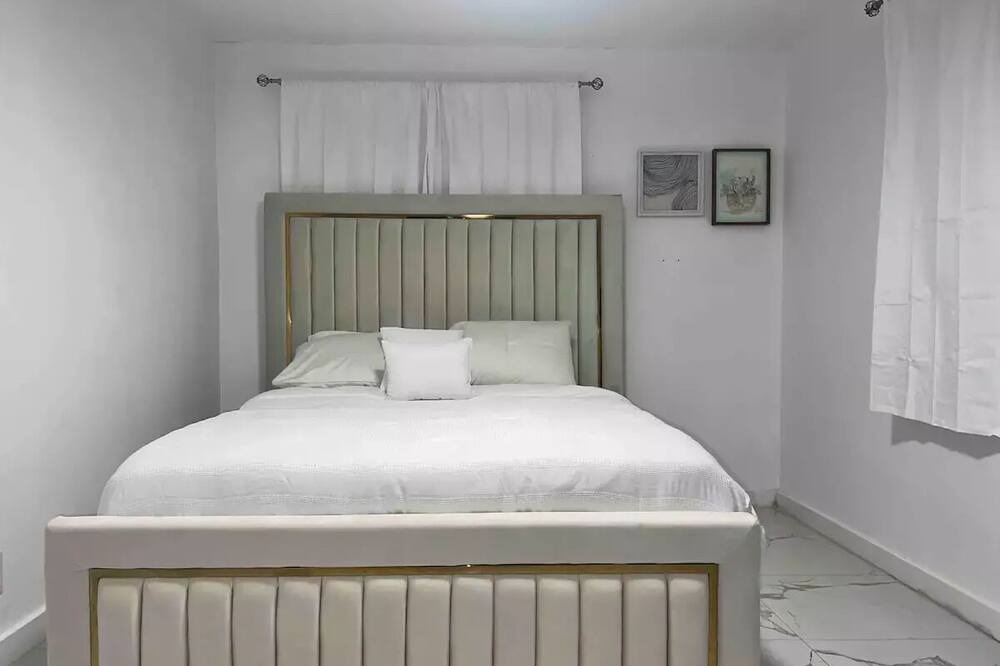 Photo of Bedroom in North Lauderdale
