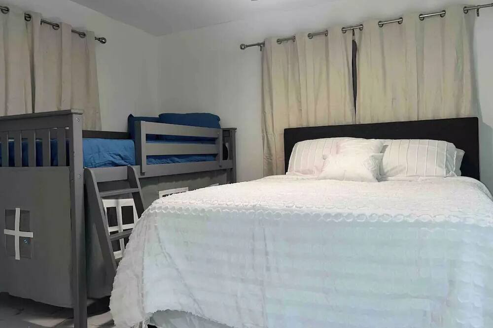 Photo of Bedroom in North Lauderdale