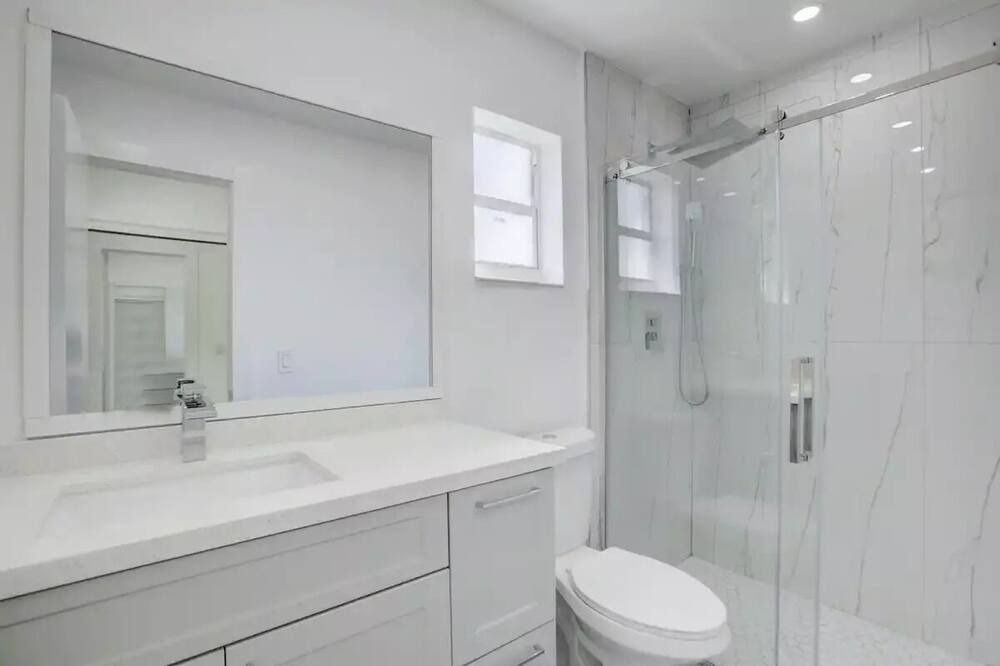 Photo of Bathroom in North Lauderdale