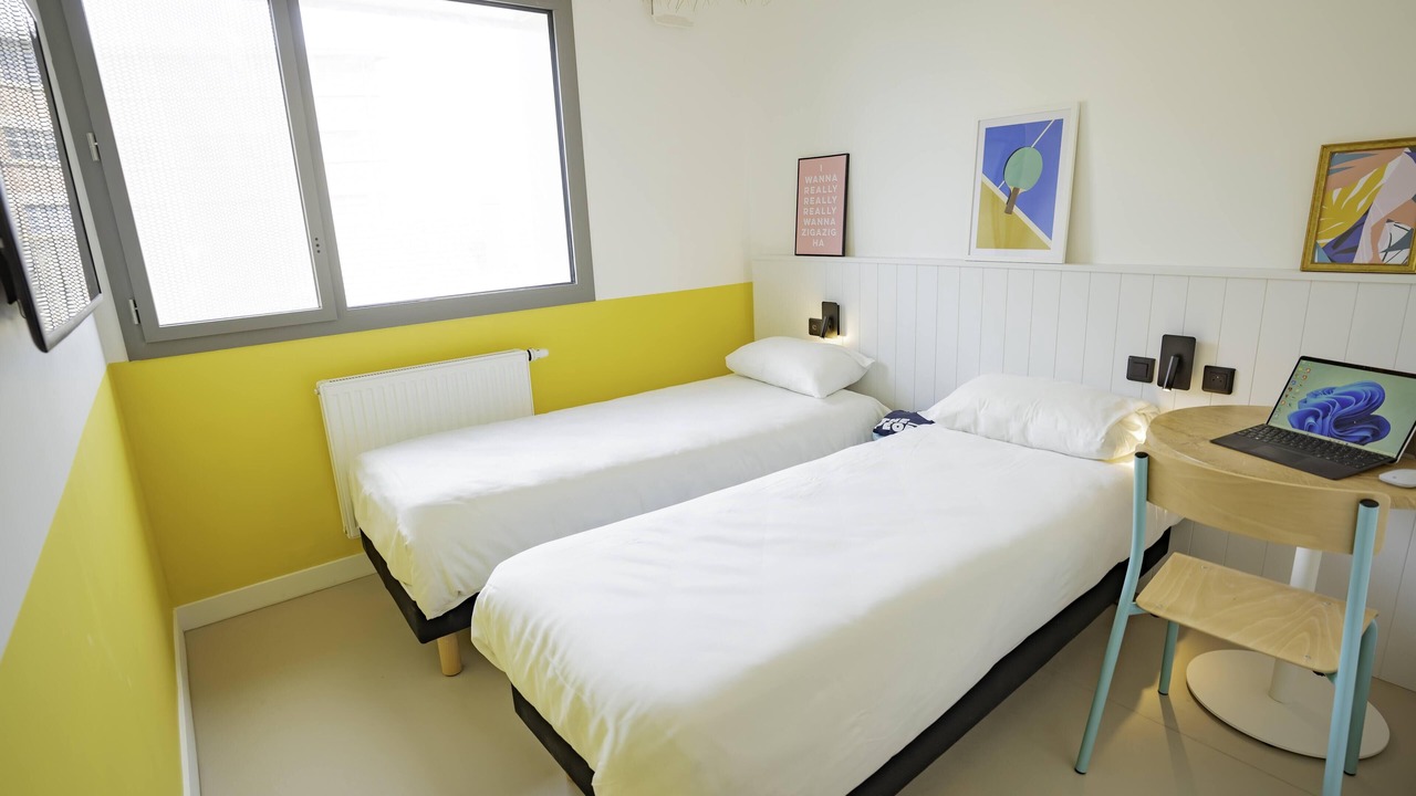 Photo of Bedroom in Port of Caen