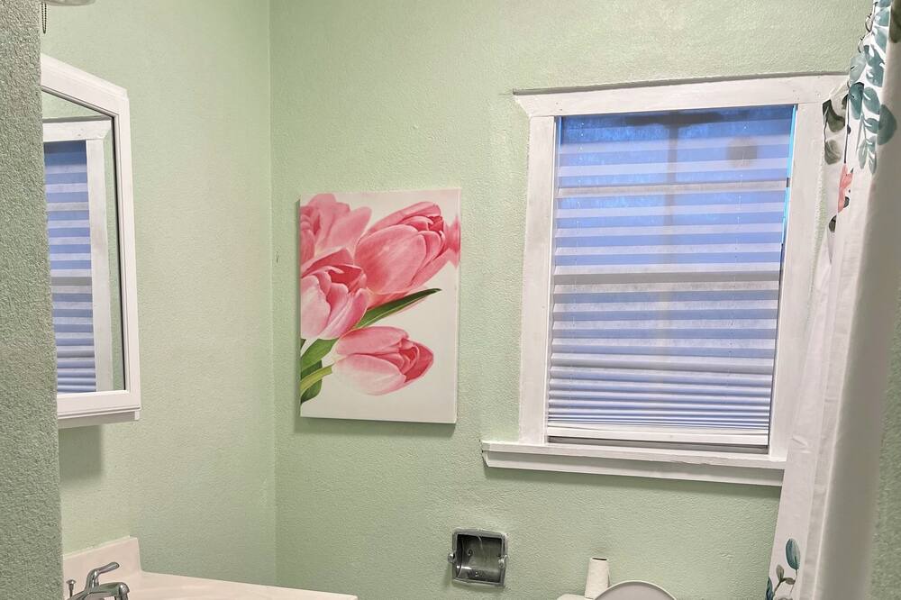 Photo of Bathroom in New Iberia