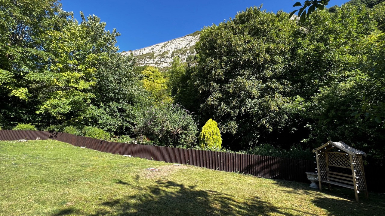 Photo of Outdoor in Niton