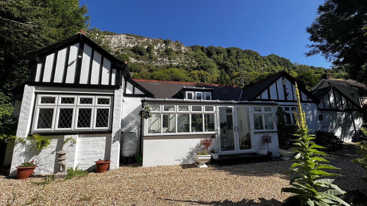 Photo of Outdoor in Niton