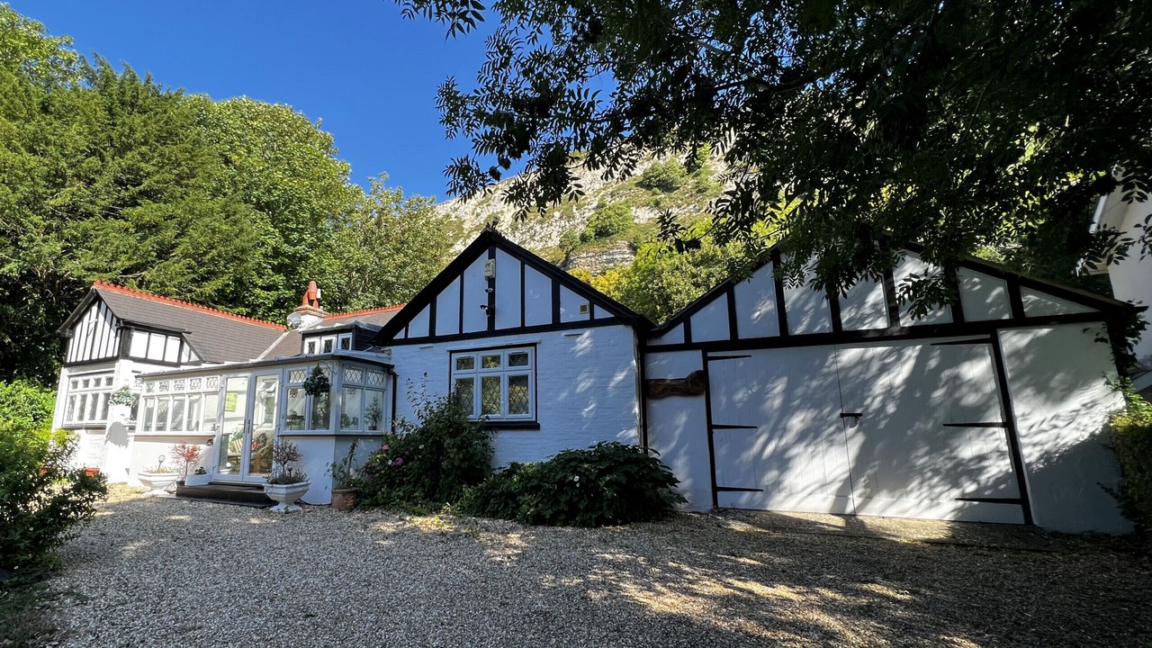 Photo of Outdoor in Niton