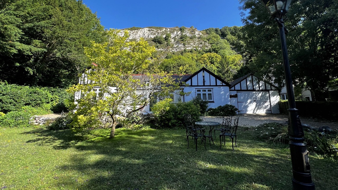 Photo of Outdoor in Niton