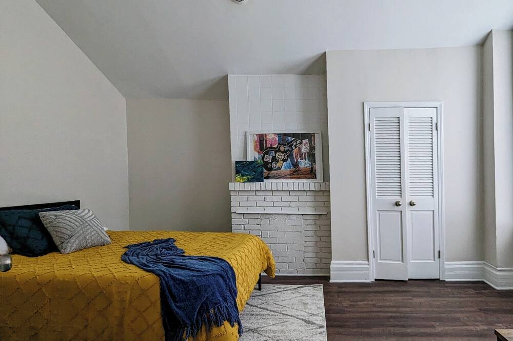 Photo of Bedroom in Uptown