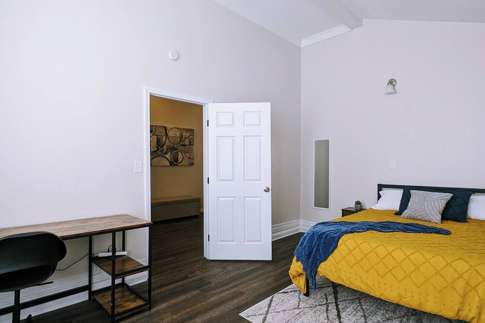 Photo of Bedroom in Uptown