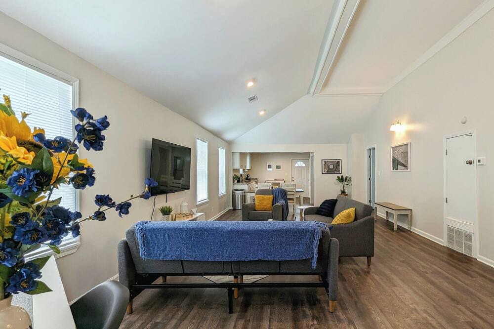 Photo of Bedroom in Uptown