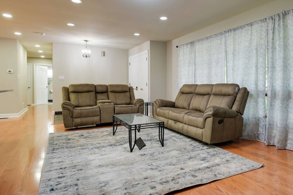 Photo of Livingroom in Palmyra