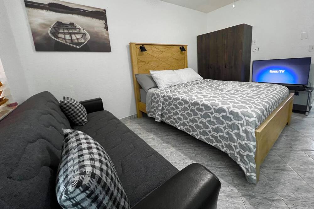 Photo of Bedroom in Hollywood