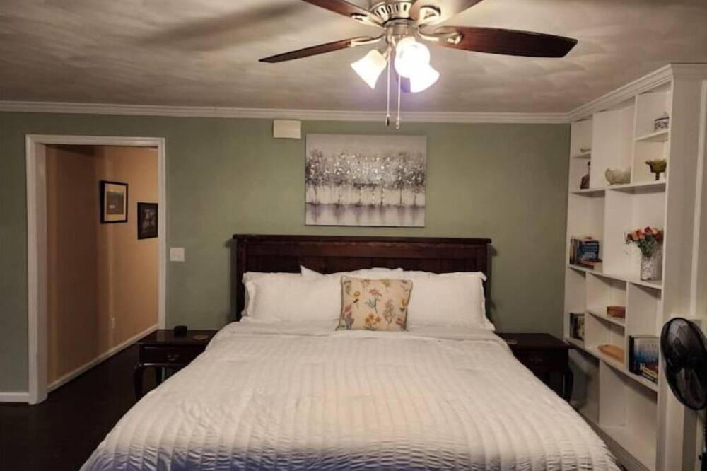 Photo of Bedroom in Buchanan