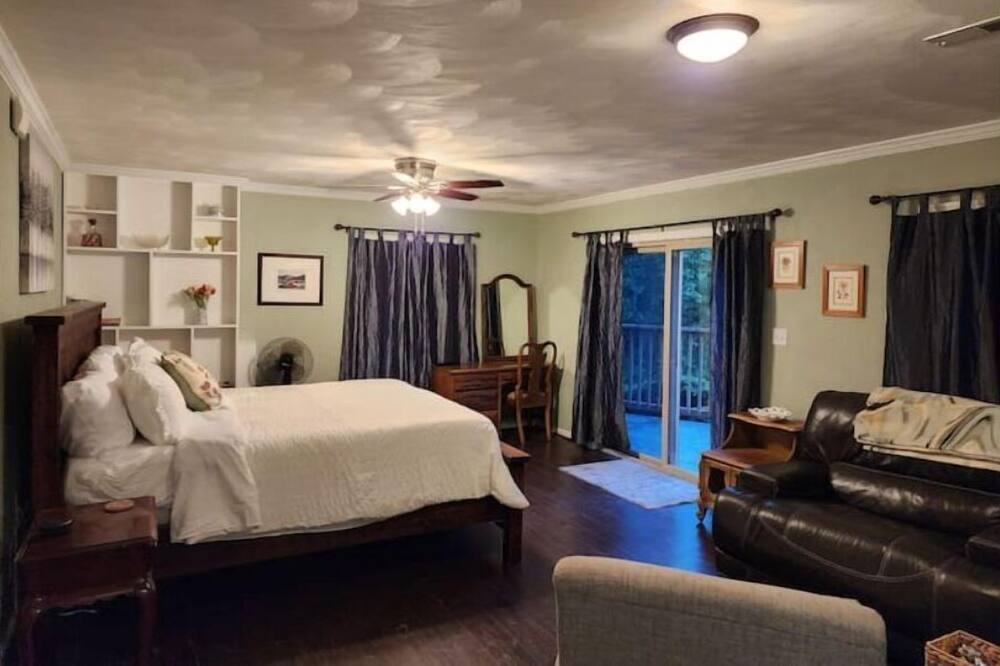 Photo of Bedroom in Buchanan