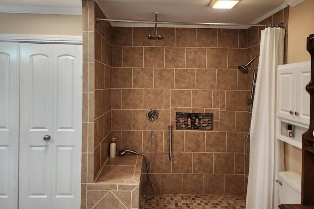 Photo of Bathroom in Buchanan