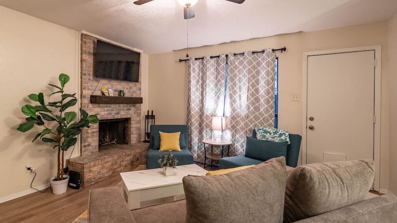 Photo of Livingroom in Raintree