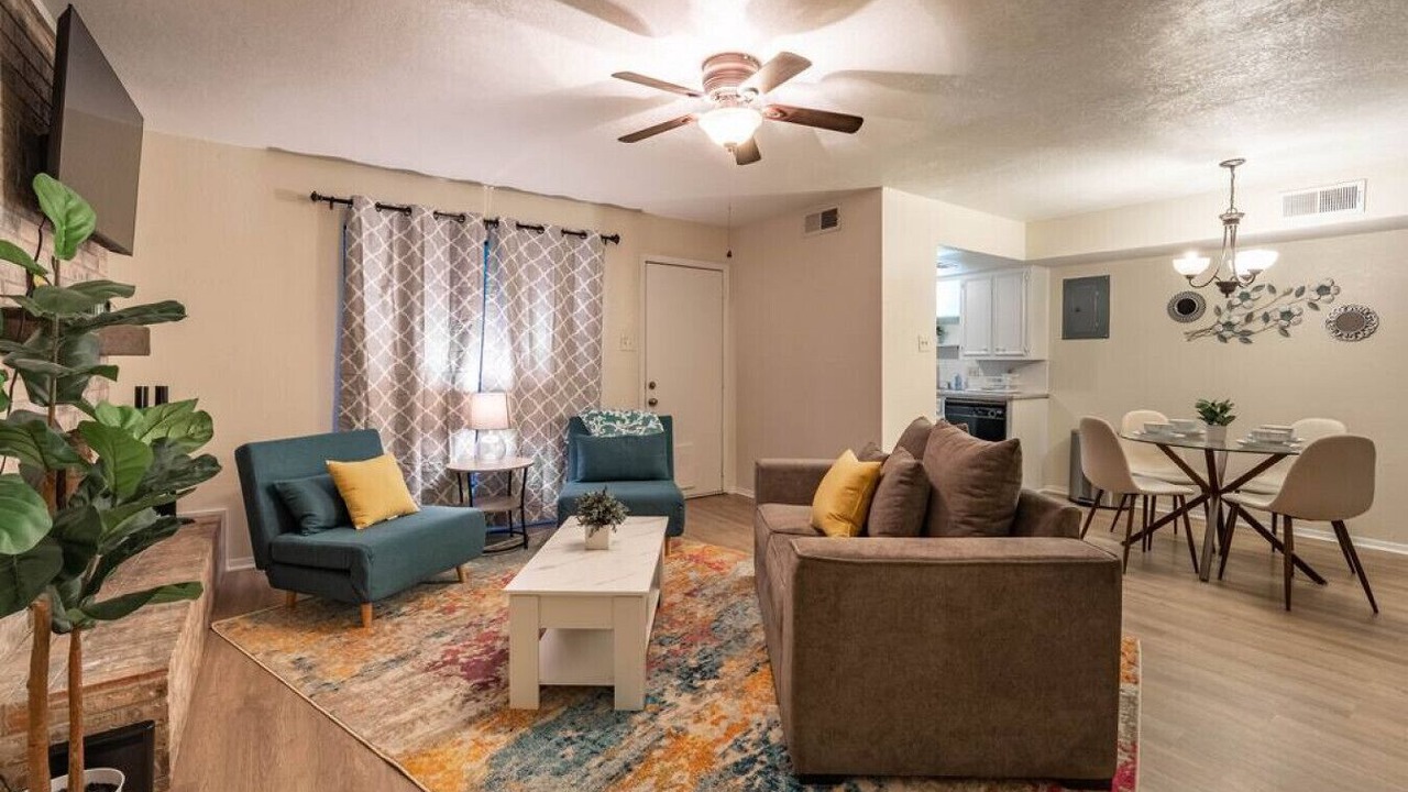Photo of Livingroom in Raintree