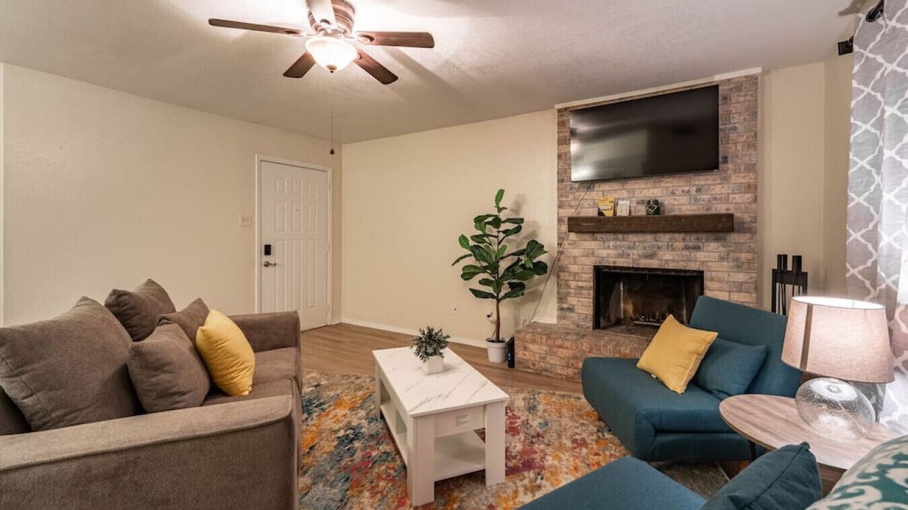 Photo of Livingroom in Raintree