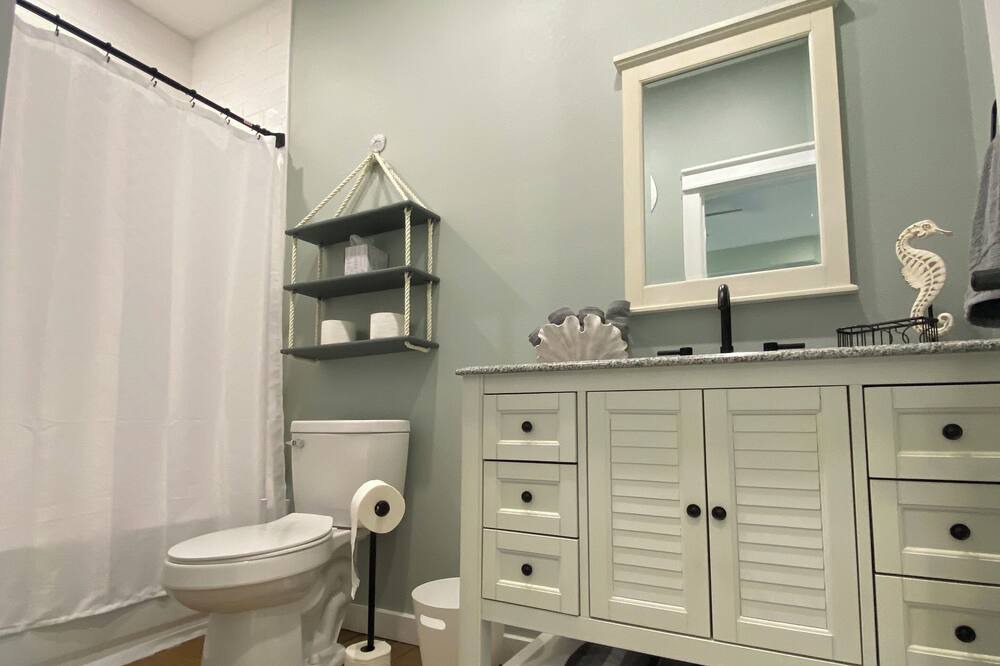 Photo of Bathroom in Port Bolivar