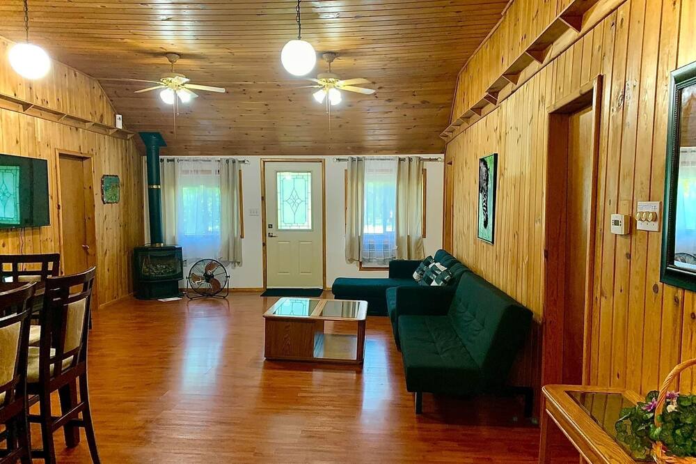 Photo of Livingroom in Winnipeg Beach