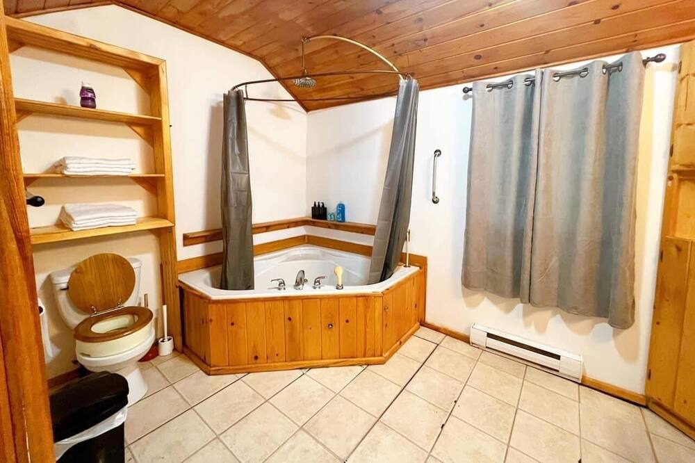 Photo of Bathroom in Winnipeg Beach