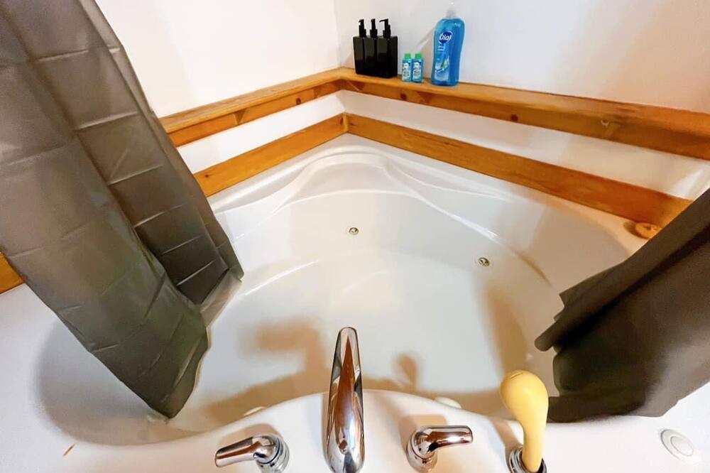 Photo of Bathroom in Winnipeg Beach