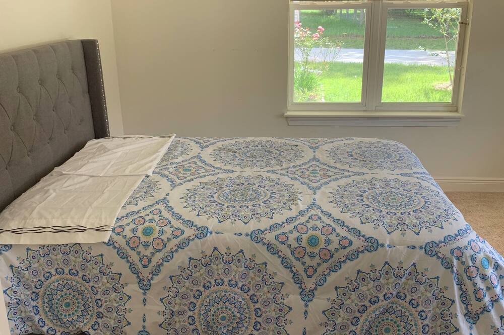 Photo of Bedroom in Hawthorne