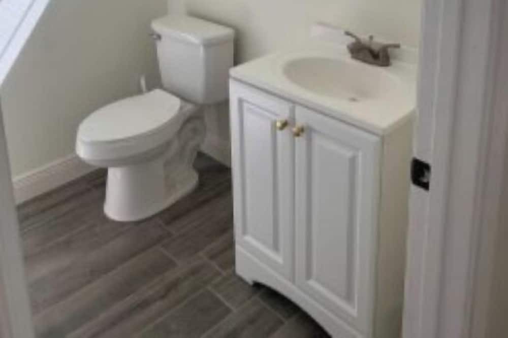 Photo of Bathroom in Hawthorne