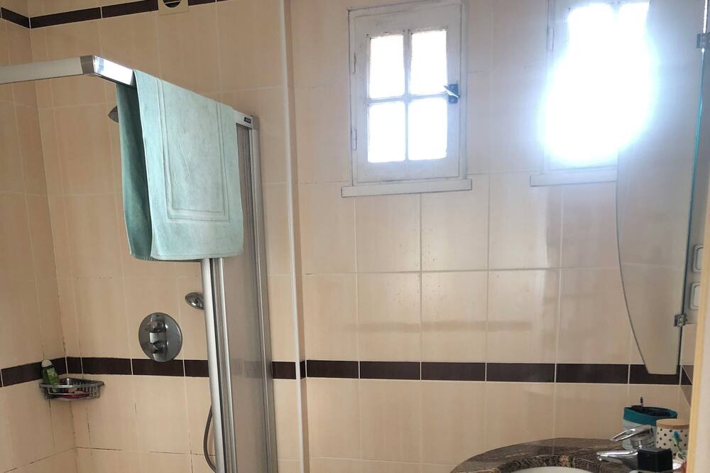 Photo of Bathroom in Pordic