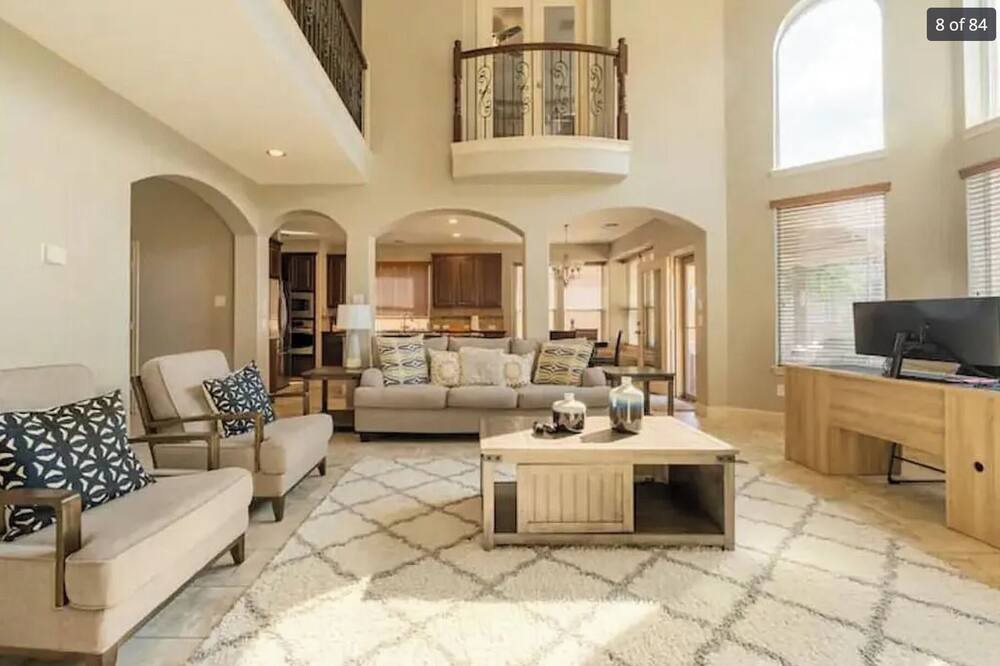 Photo of Livingroom in Briarforest