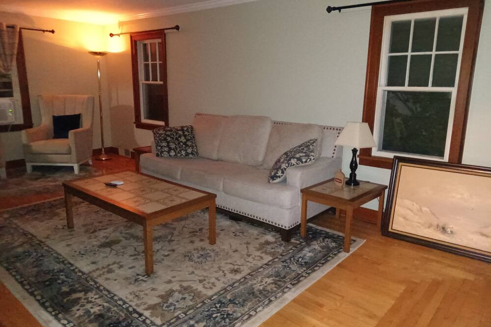 Photo of Livingroom in Rochester