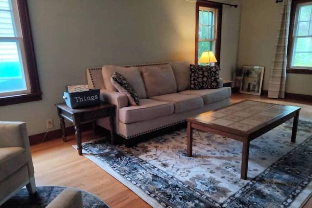 Photo of Livingroom in Rochester