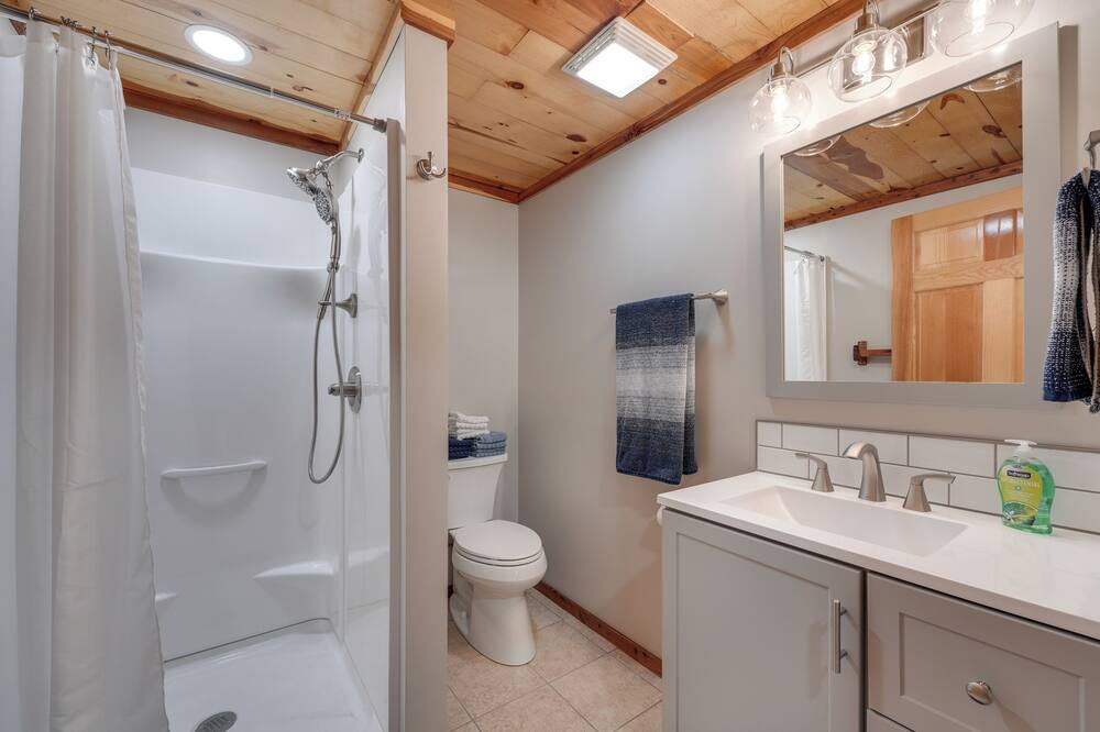Photo of Bathroom in Golden