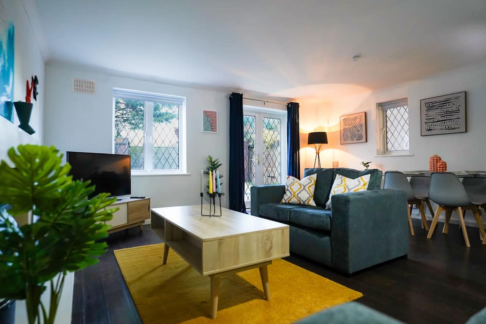 Photo of Bedroom in Tea Green