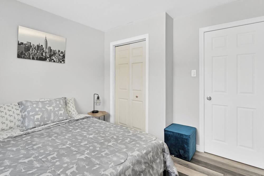 Photo of Bedroom in Irondale