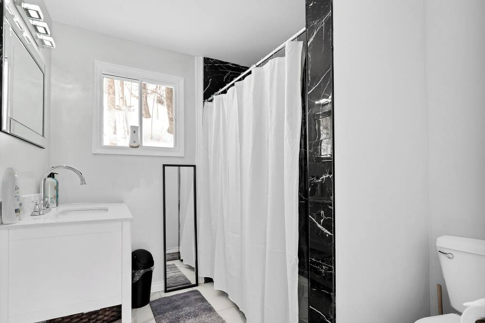 Photo of Bathroom in Irondale
