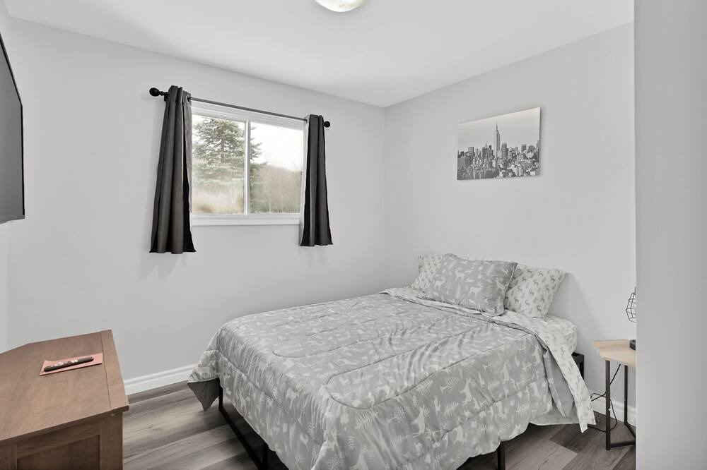 Photo of Bedroom in Irondale