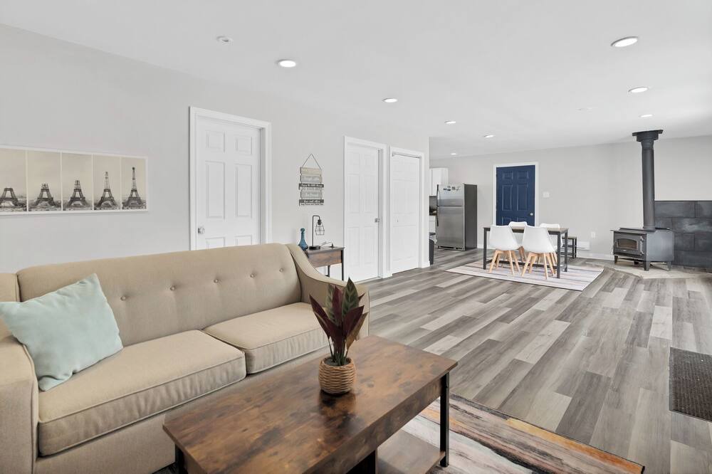 Photo of Livingroom in Irondale