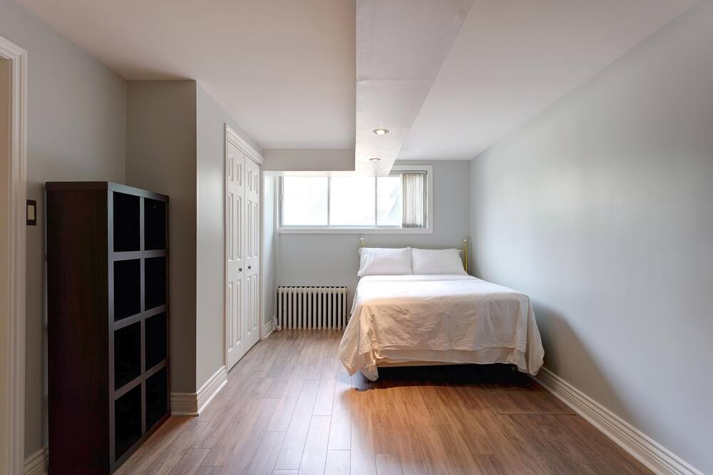 Photo of Bedroom in Laval-des-Rapides