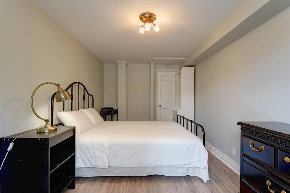 Photo of Bedroom in Laval-des-Rapides