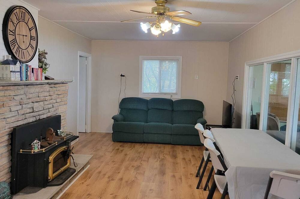 Photo of Livingroom in Kawartha Lakes