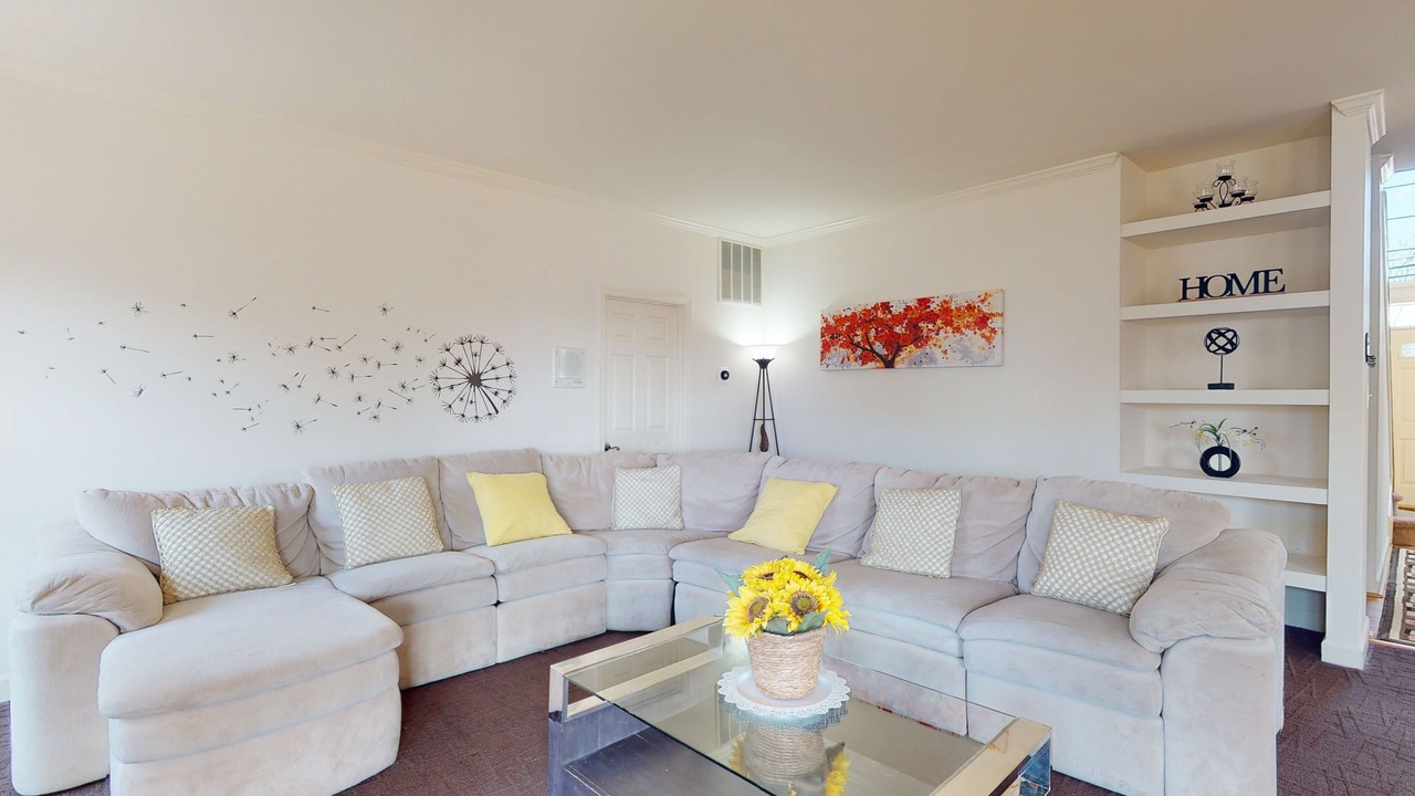 Photo of Livingroom in Sykesville