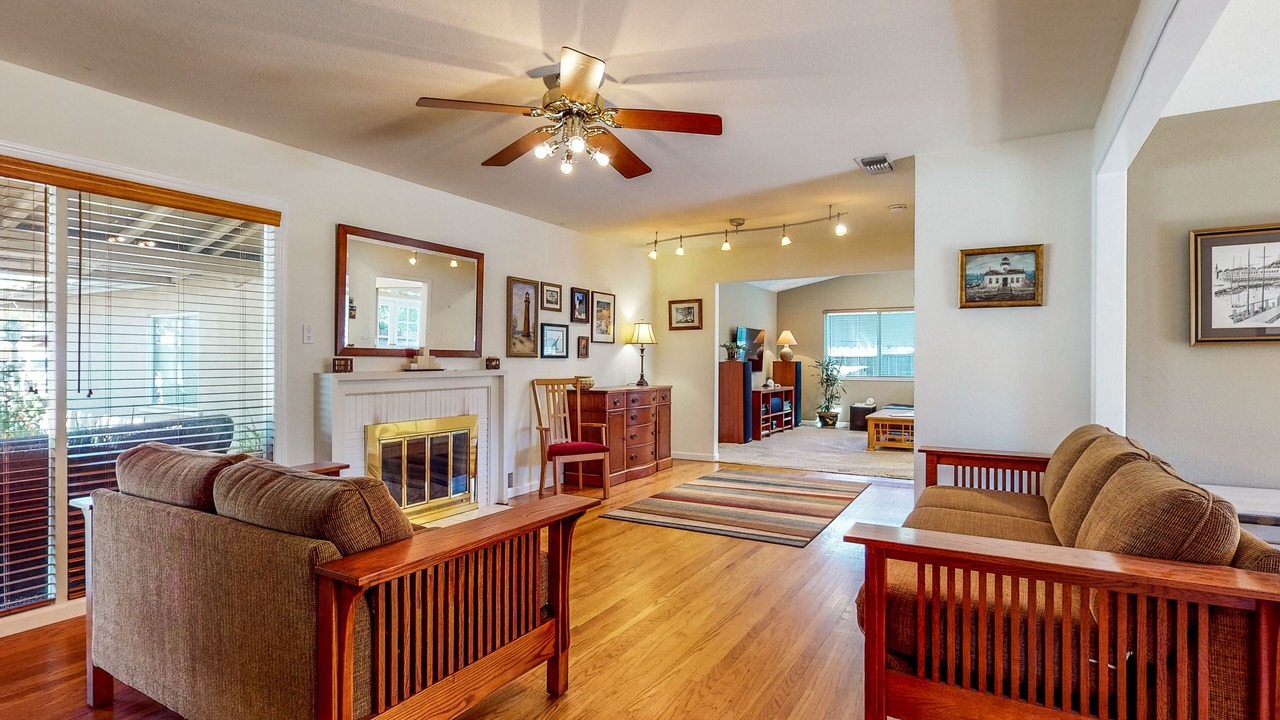 Photo of Livingroom in Arden-Arcade