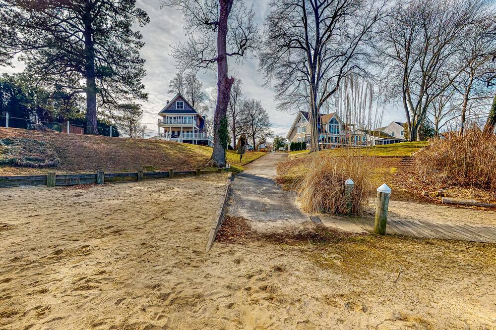Photo of Others in Earlville