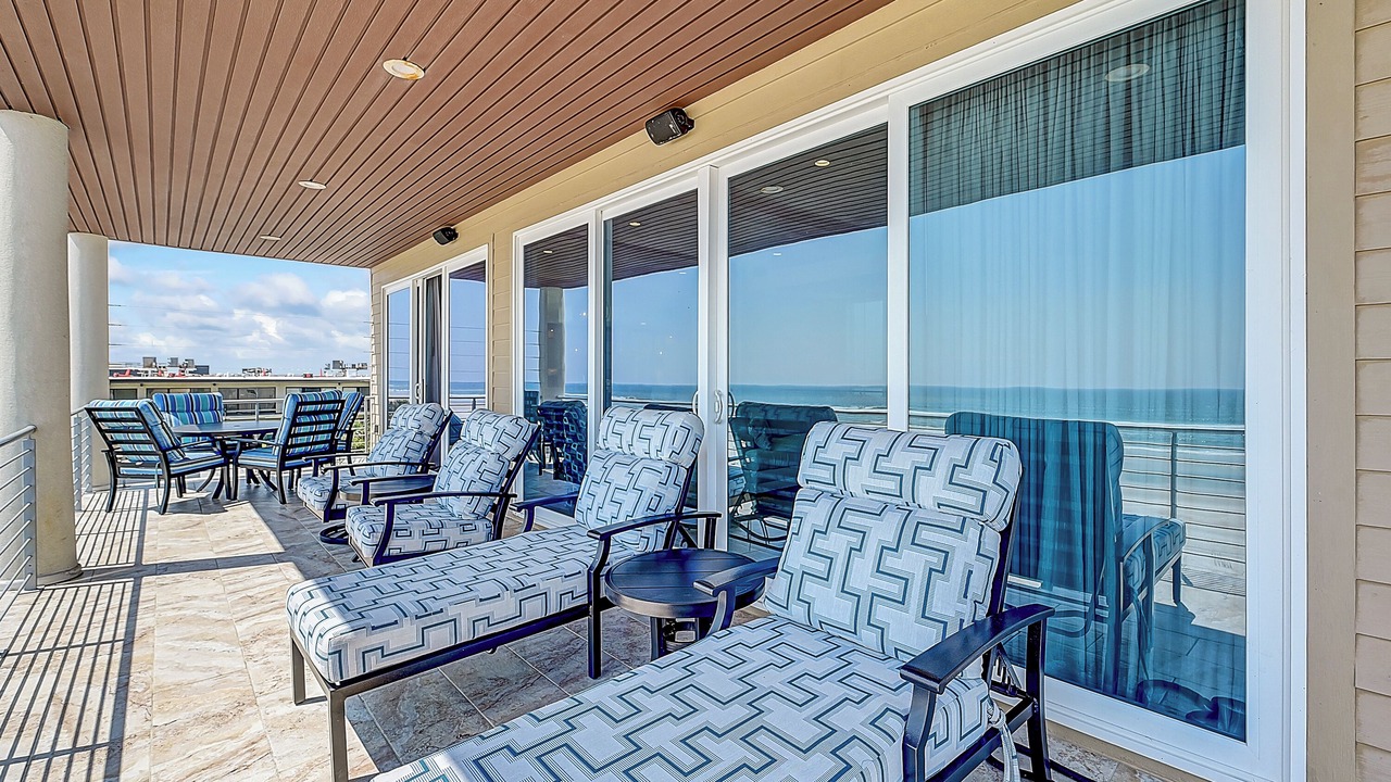 Photo of Patio Balcony in Crescent Beach