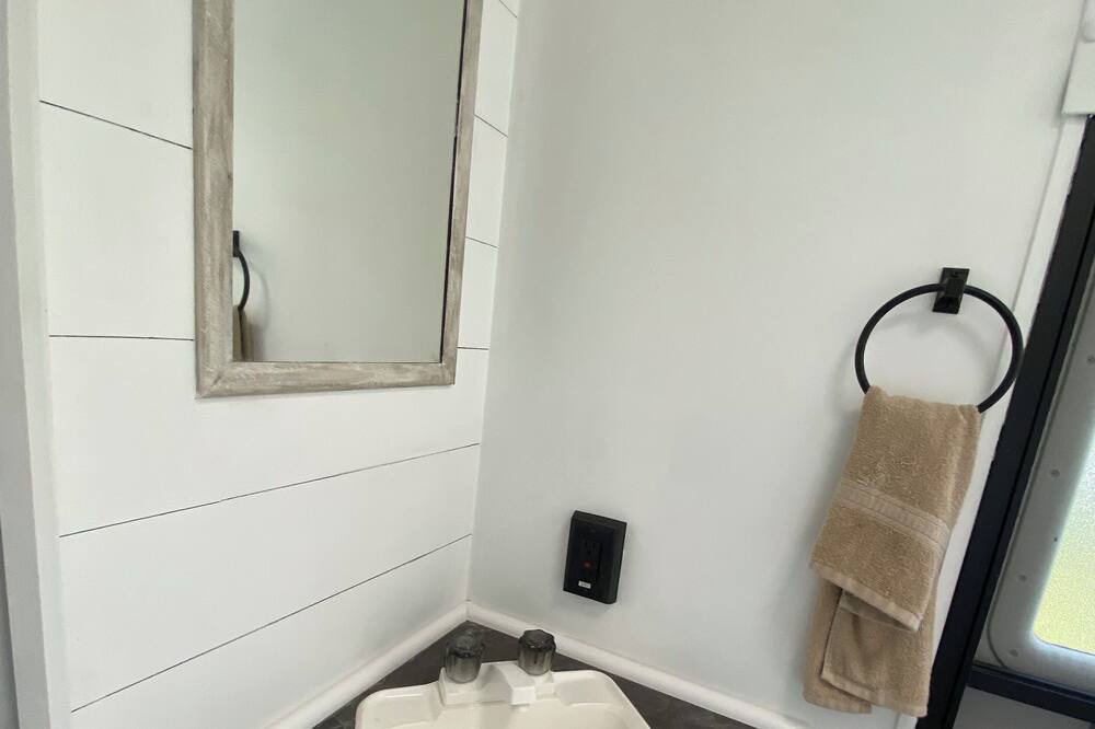 Photo of Bathroom in Albany